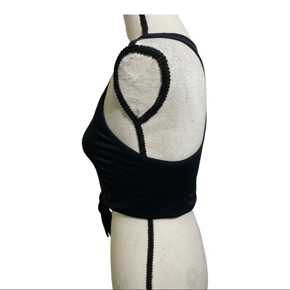 Puma cropped tie knot front black puma silver logo top. Size Large. - Picture 7 of 9